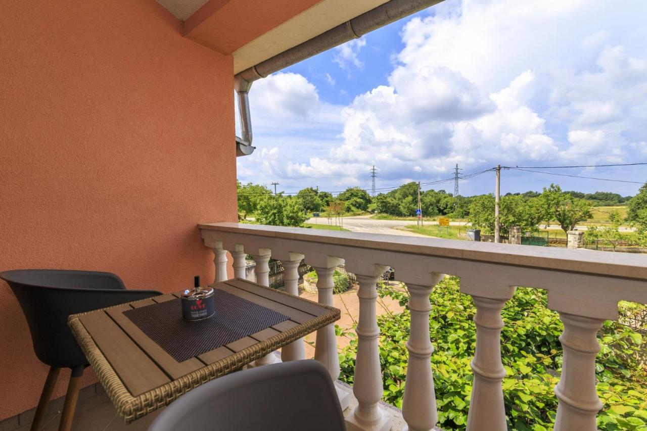 Holiday Home Natasha Светвинченат Экстерьер фото